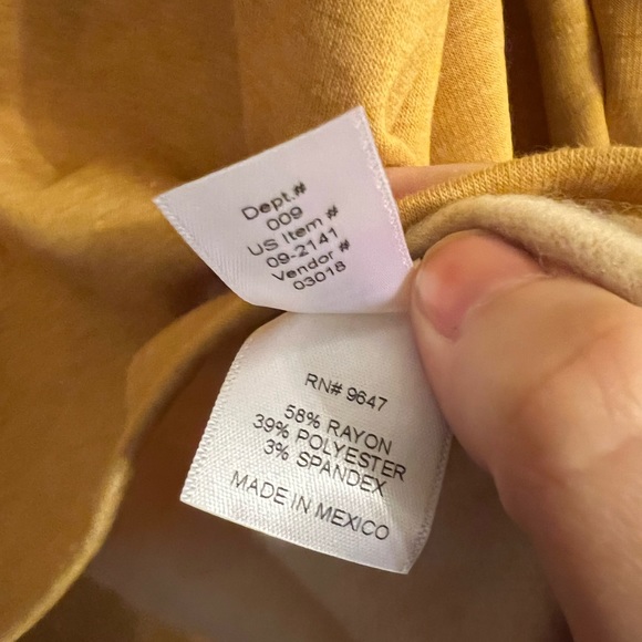 NWT Eddie Bauer Mustard Rib Trimmed V-neck Sweatshirt - Picture 3 of 4